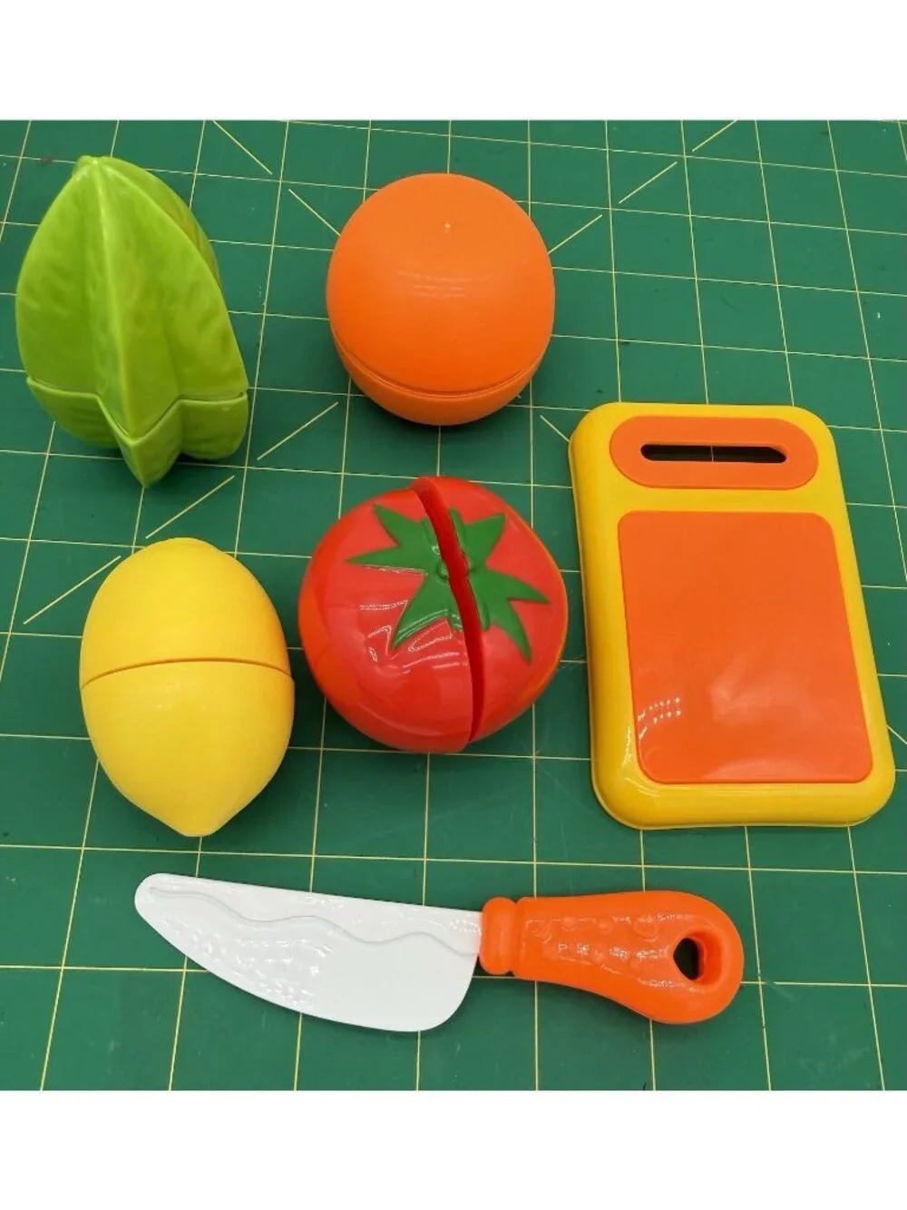 Play Pretend Food Slicing With Cutting Board And Knife